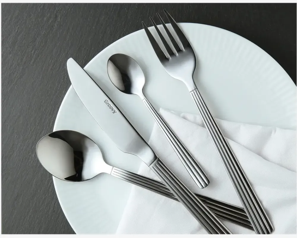 Hot Daells Bolighus Bestiksæt Groovy 16 dele