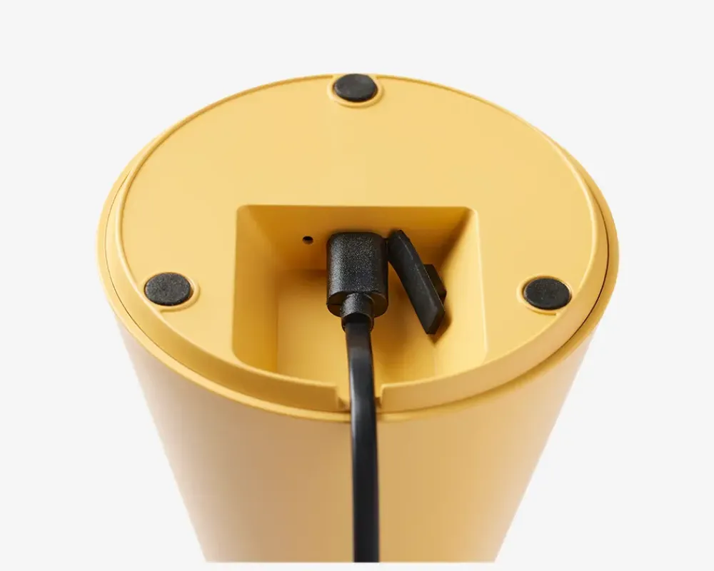 New Daells Bolighus Bordlampe Nyhavn støvet H.21,5 cm Gul