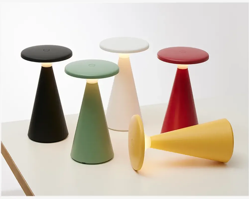 New Daells Bolighus Bordlampe Nyhavn støvet H.21,5 cm Gul