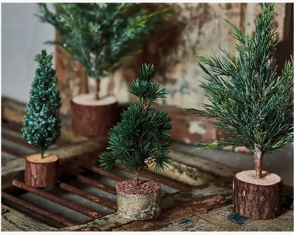 Best Daells Bolighus Cedertræ m/fod plastik H.22 cm