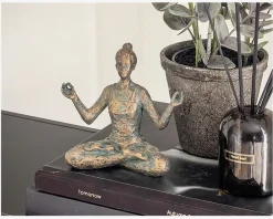 Sale Daells Bolighus Figur yoga dame antique ass H.18 cm Grå, Guld