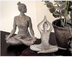 Online Daells Bolighus Figur yoga dame grå 18x11x24 cm