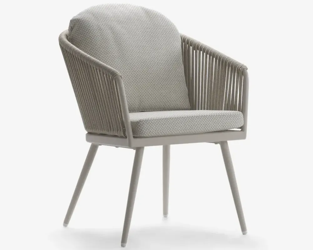 New Daells Bolighus Havestol i cremefarvet inkl. hynde