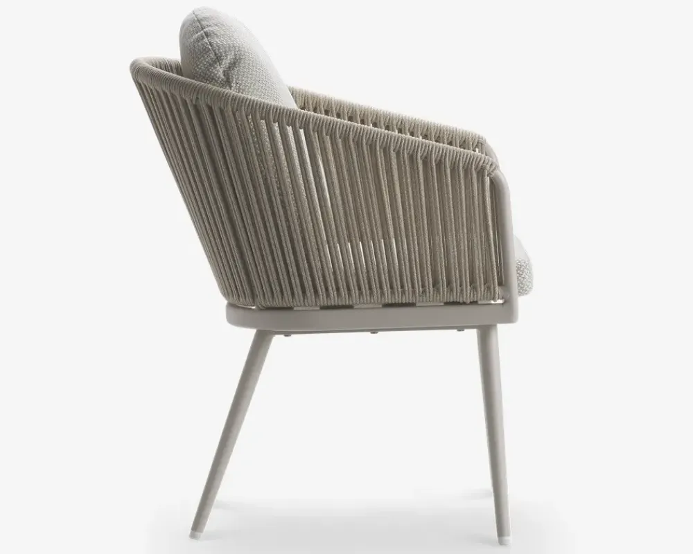 New Daells Bolighus Havestol i cremefarvet inkl. hynde