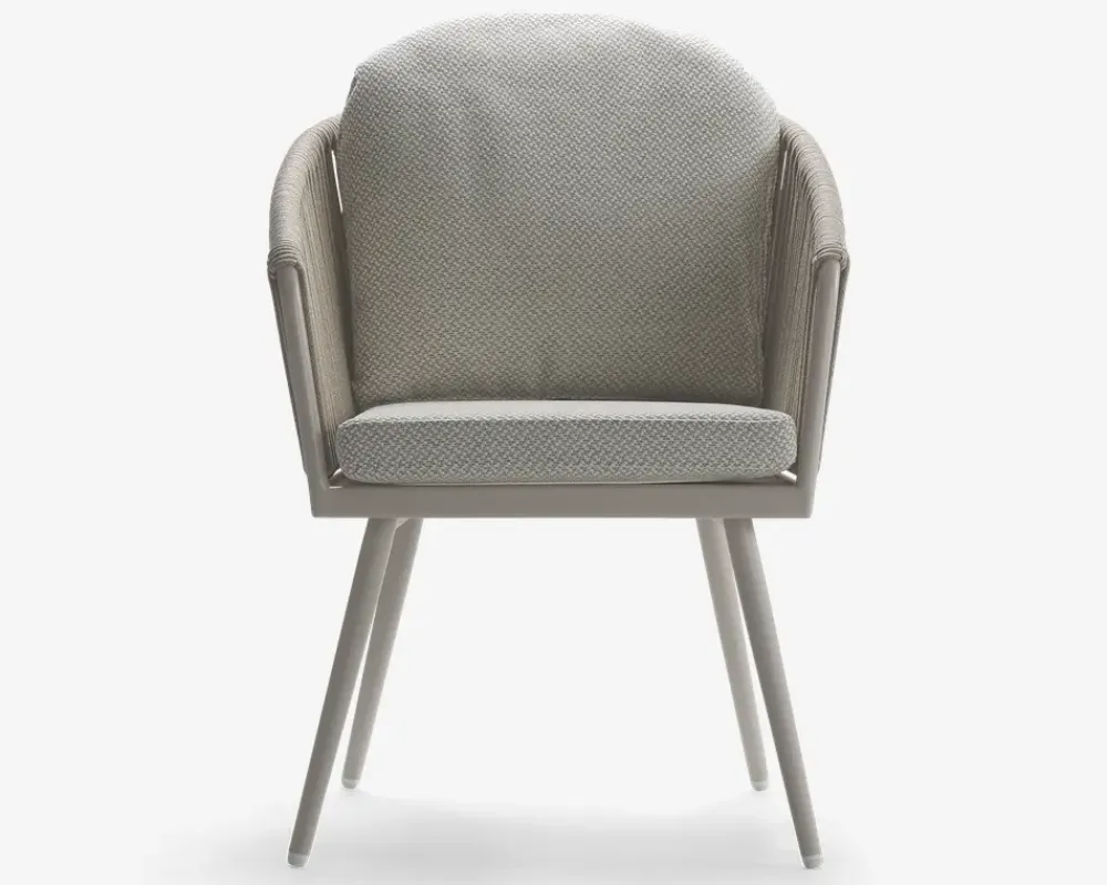 New Daells Bolighus Havestol i cremefarvet inkl. hynde