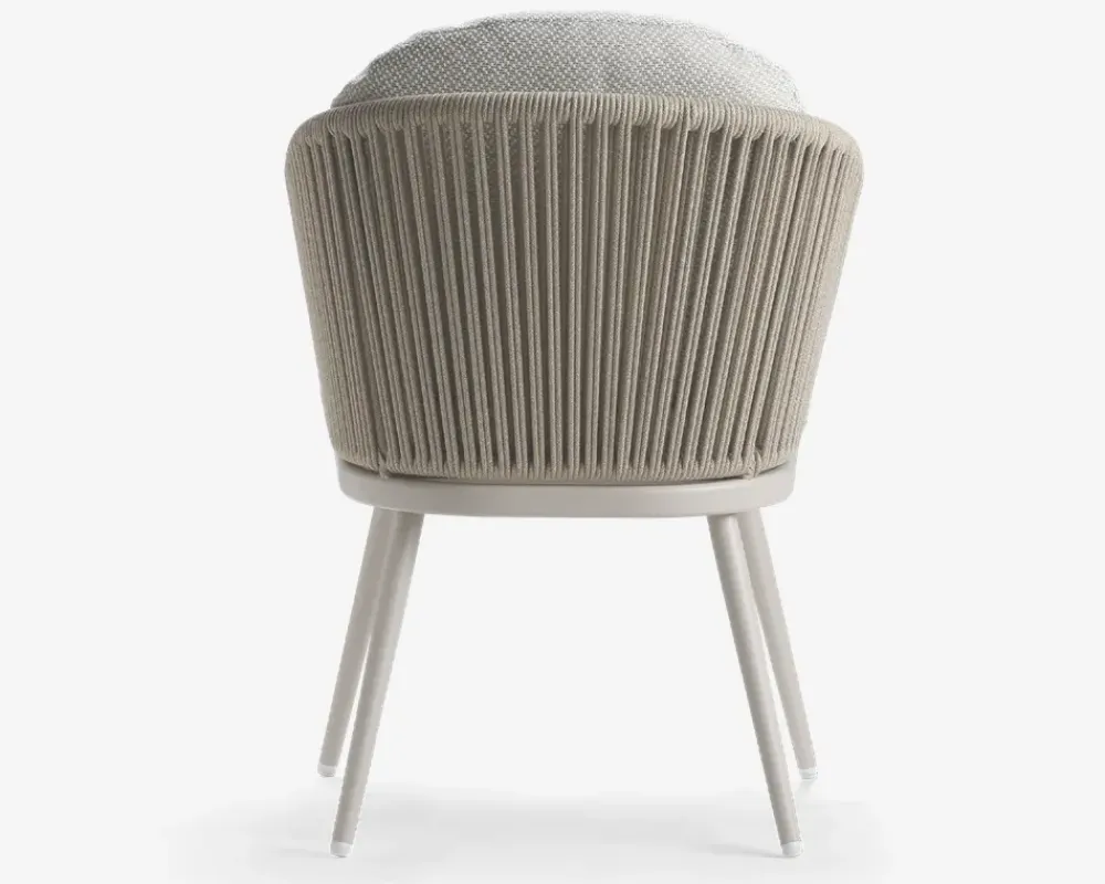 New Daells Bolighus Havestol i cremefarvet inkl. hynde