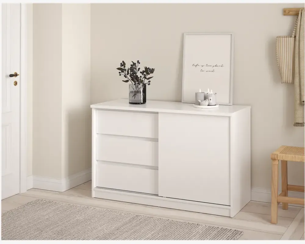 Clearance Daells Bolighus Kommode Naia med 3 skuffer og en skydedør hvid