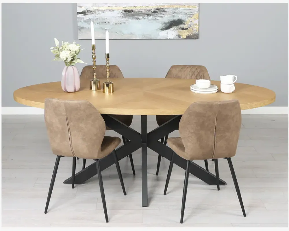 Outlet Daells Bolighus Ovalt spisebord i eg finer