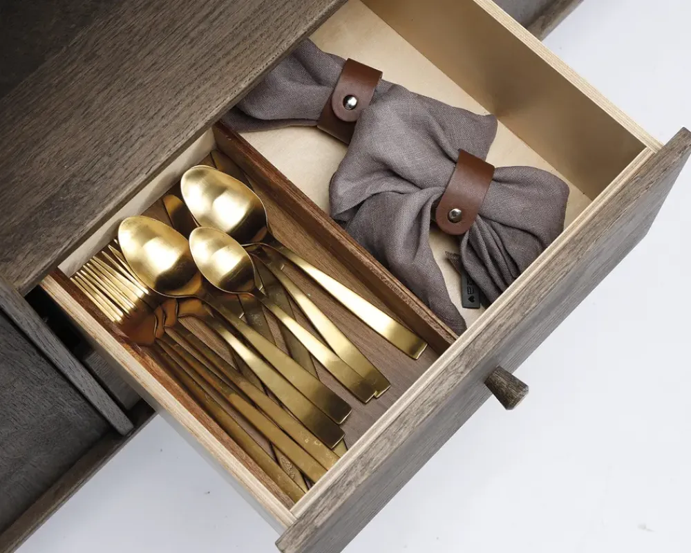 Daells Bolighus Reolopstilling med døre og skuffer Røget Eg