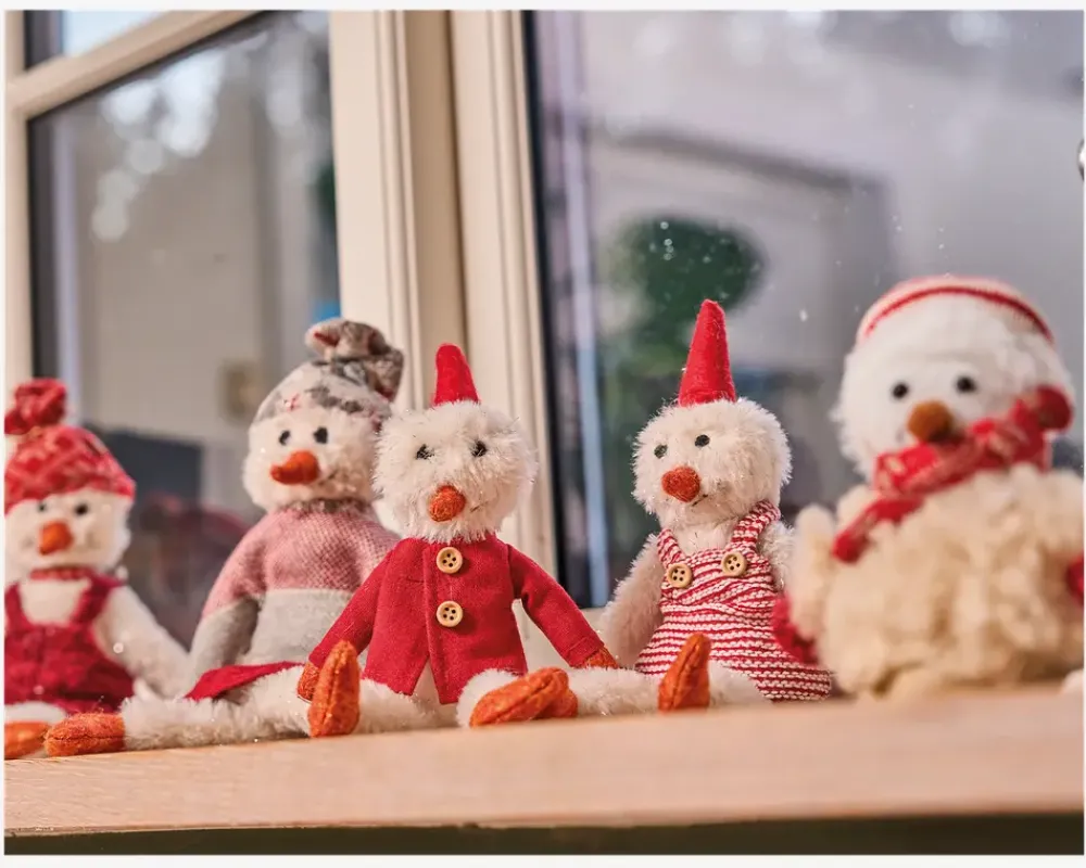 Daells Bolighus Snemand m/hue stof H.16 cm