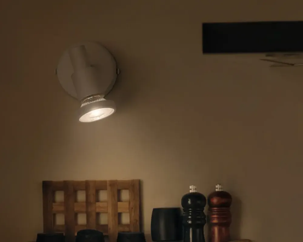 Outlet Daells Bolighus Spot 1xGU10 hvid L.8 cm