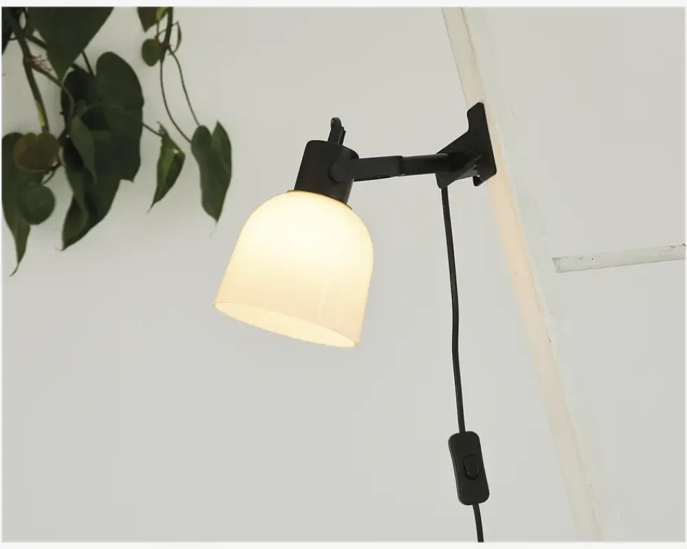 Online Daells Bolighus Væglampe Glow sort/opal klemme Ø.15 cm